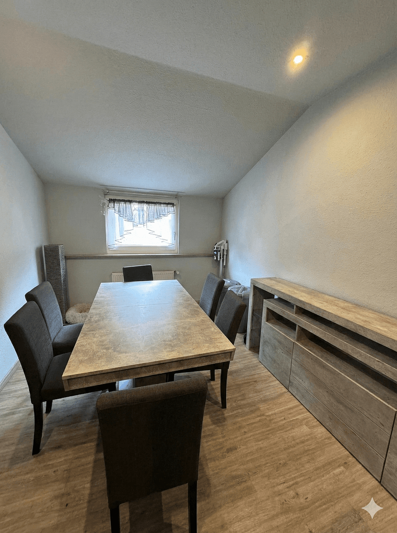 Pronájem bytu 3+1 81 m², Püttlingerstr.14, Saarbrücken, Země Sársko Pronájem bytu 3+1 81 m², Püttlingerstr.14, Saarbrücken, Země Sársko