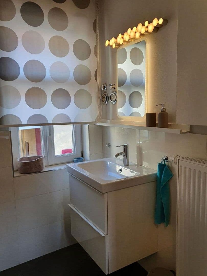 Pronájem bytu 2+1 38 m², Wiesbaden, Hessen Pronájem bytu 2+1 38 m², Wiesbaden, Hessen