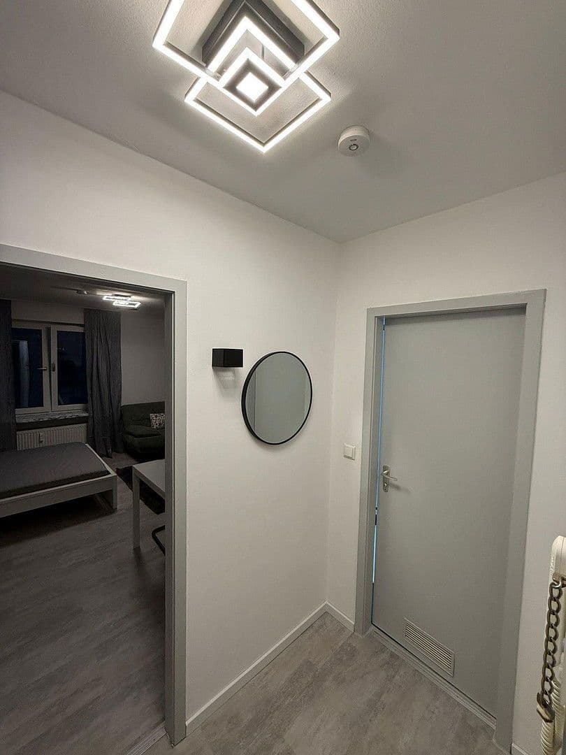 Pronájem bytu 1+1 30 m², Peter-Henlein-Str. 21, München, Bavorsko Pronájem bytu 1+1 30 m², Peter-Henlein-Str. 21, München, Bavorsko