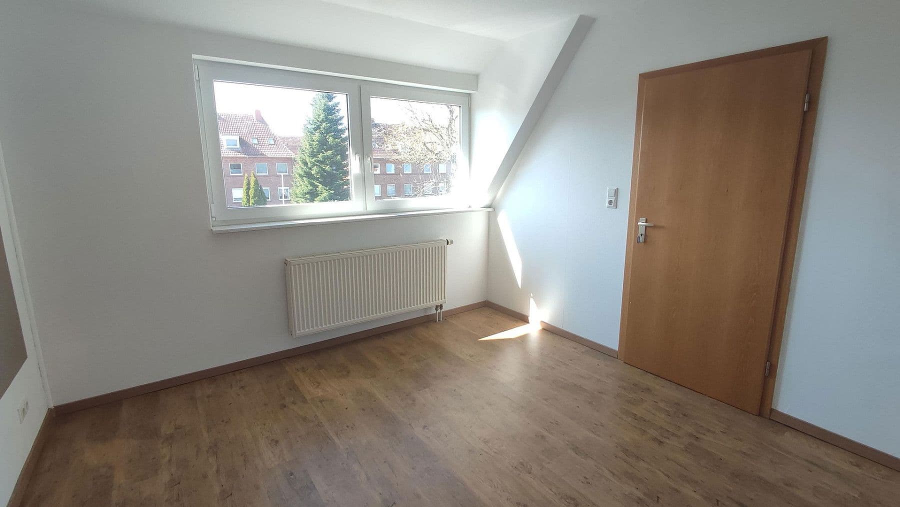Prodej domu 89 m², pozemek 240 m², Schnedermannstraße 69, Emden, Dolní Sasko Prodej domu 89 m², pozemek 240 m², Schnedermannstraße 69, Emden, Dolní Sasko