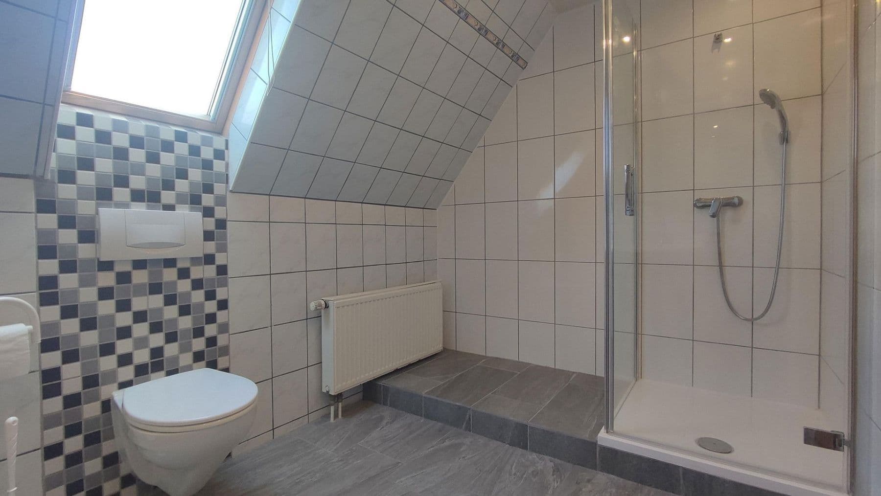 Prodej domu 89 m², pozemek 240 m², Schnedermannstraße 69, Emden, Dolní Sasko Prodej domu 89 m², pozemek 240 m², Schnedermannstraße 69, Emden, Dolní Sasko