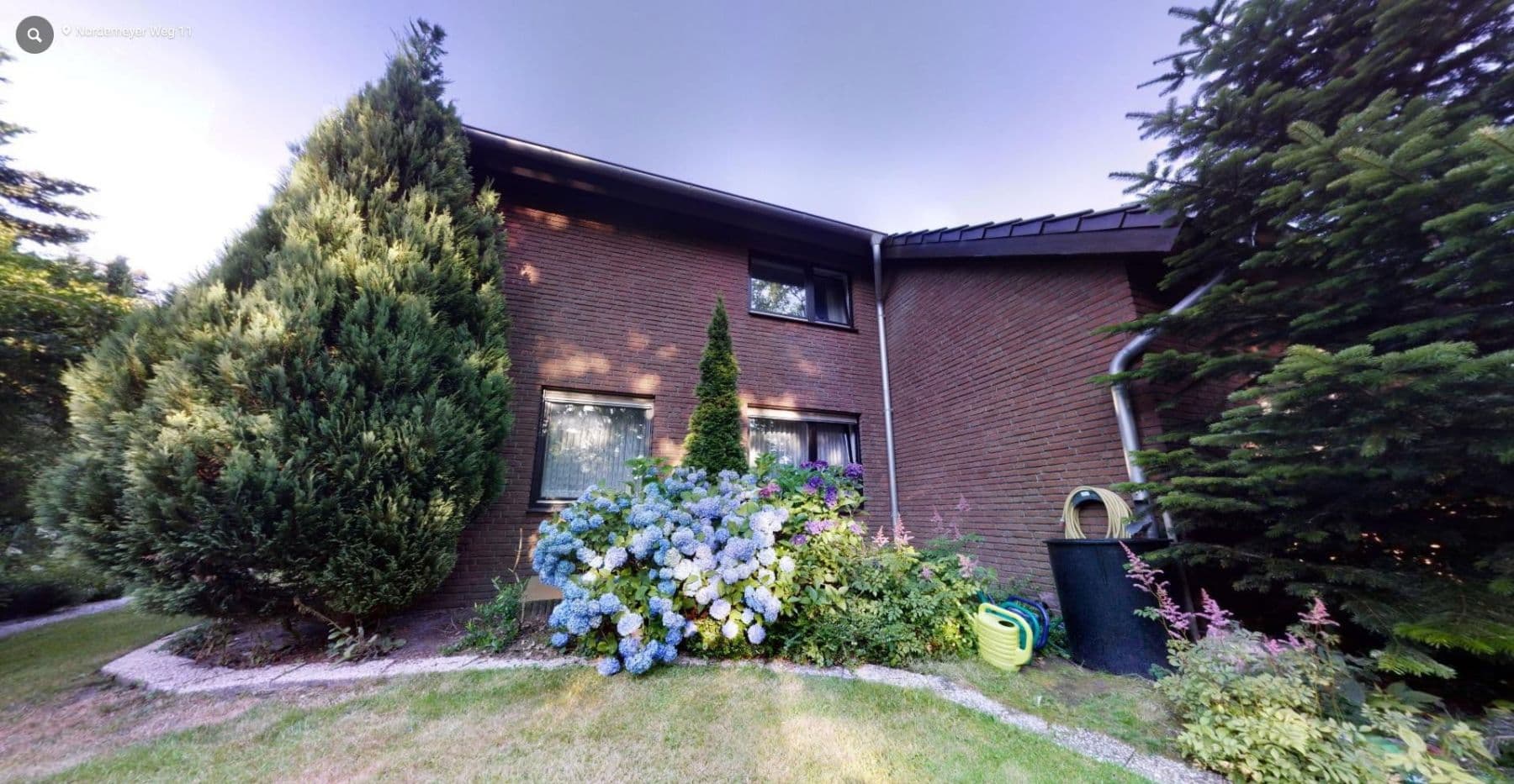 Prodej domu 280 m², pozemek 1.142 m², Norderneyer Weg 11, Leer (Ostfriesland), Dolní Sasko Prodej domu 280 m², pozemek 1.142 m², Norderneyer Weg 11, Leer (Ostfriesland), Dolní Sasko