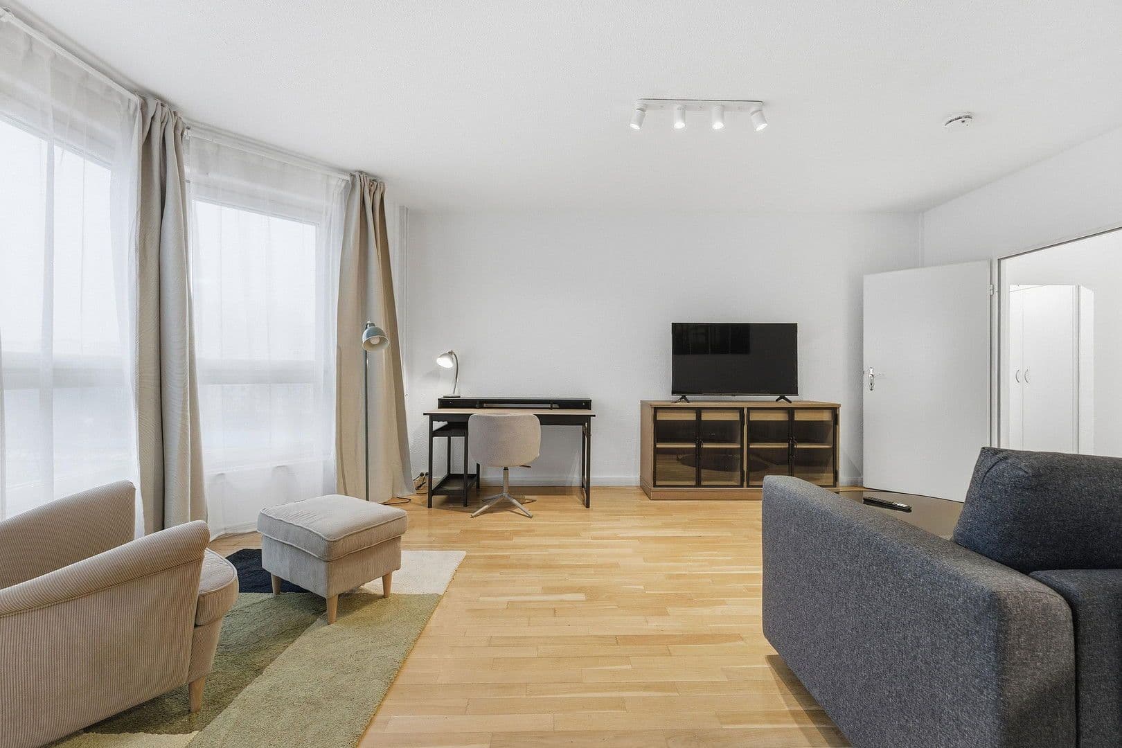 Pronájem bytu 3+1 87 m², Berlin, Berlín Pronájem bytu 3+1 87 m², Berlin, Berlín