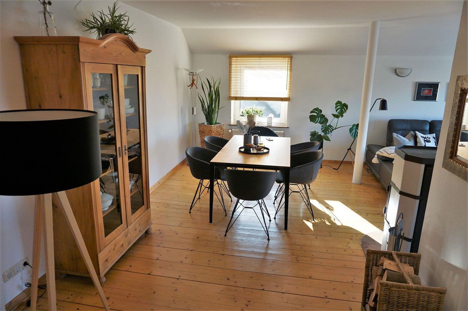 Pronájem bytu 4+1 148 m², Rinteln, Dolní Sasko Pronájem bytu 4+1 148 m², Rinteln, Dolní Sasko