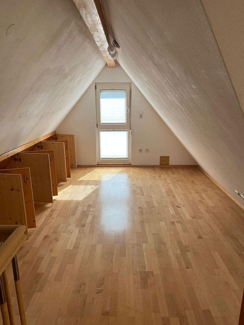 Pronájem bytu 2+kk 75 m², Weil der Stadt, Bádensko-Württembersko Pronájem bytu 2+kk 75 m², Weil der Stadt, Bádensko-Württembersko