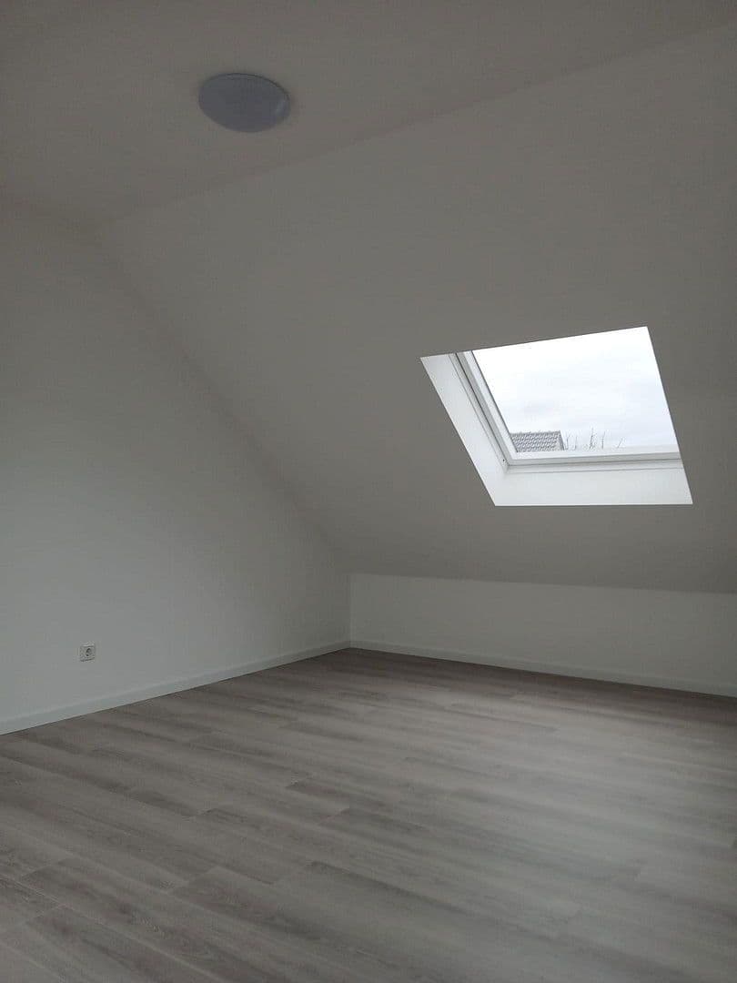 Prodej domu 122 m², pozemek 141 m², Christine-Siegberg-Straße 3, Troisdorf, Severní Porýní-Vestfálsko Prodej domu 122 m², pozemek 141 m², Christine-Siegberg-Straße 3, Troisdorf, Severní Porýní-Vestfálsko