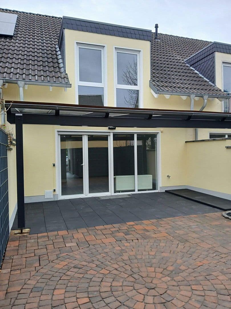 Prodej domu 122 m², pozemek 141 m², Christine-Siegberg-Straße 3, Troisdorf, Severní Porýní-Vestfálsko Prodej domu 122 m², pozemek 141 m², Christine-Siegberg-Straße 3, Troisdorf, Severní Porýní-Vestfálsko