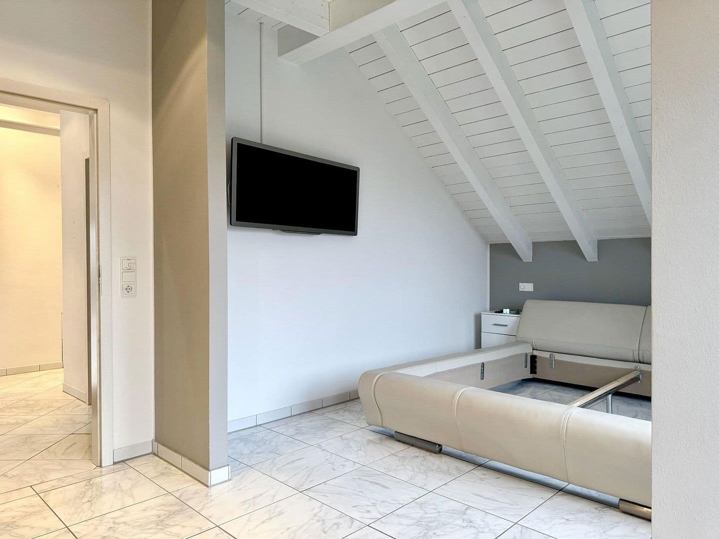 Pronájem bytu 3+1 132 m², Nelkenstraße 74, Hochspeyer, Porýní-Falc Pronájem bytu 3+1 132 m², Nelkenstraße 74, Hochspeyer, Porýní-Falc