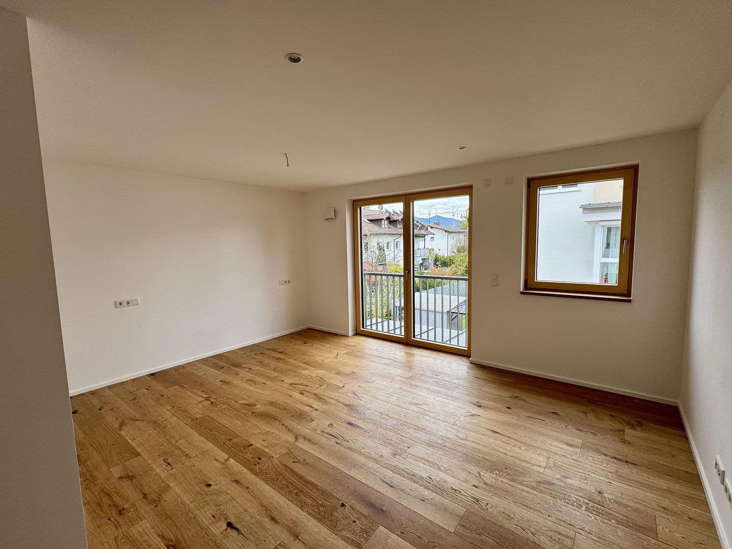 Pronájem bytu 5+1 135 m², Happinger Straße 66, Rosenheim, Bavorsko Pronájem bytu 5+1 135 m², Happinger Straße 66, Rosenheim, Bavorsko