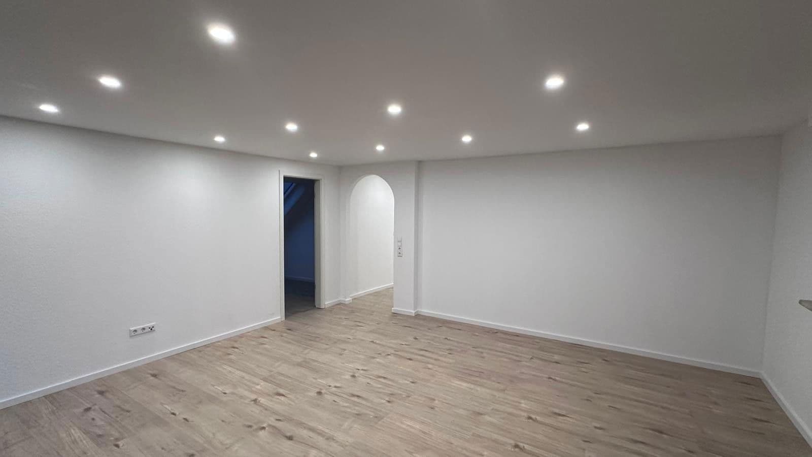 Pronájem bytu 3+1 63 m², Kirchstr. 12, Deizisau, Bádensko-Württembersko Pronájem bytu 3+1 63 m², Kirchstr. 12, Deizisau, Bádensko-Württembersko