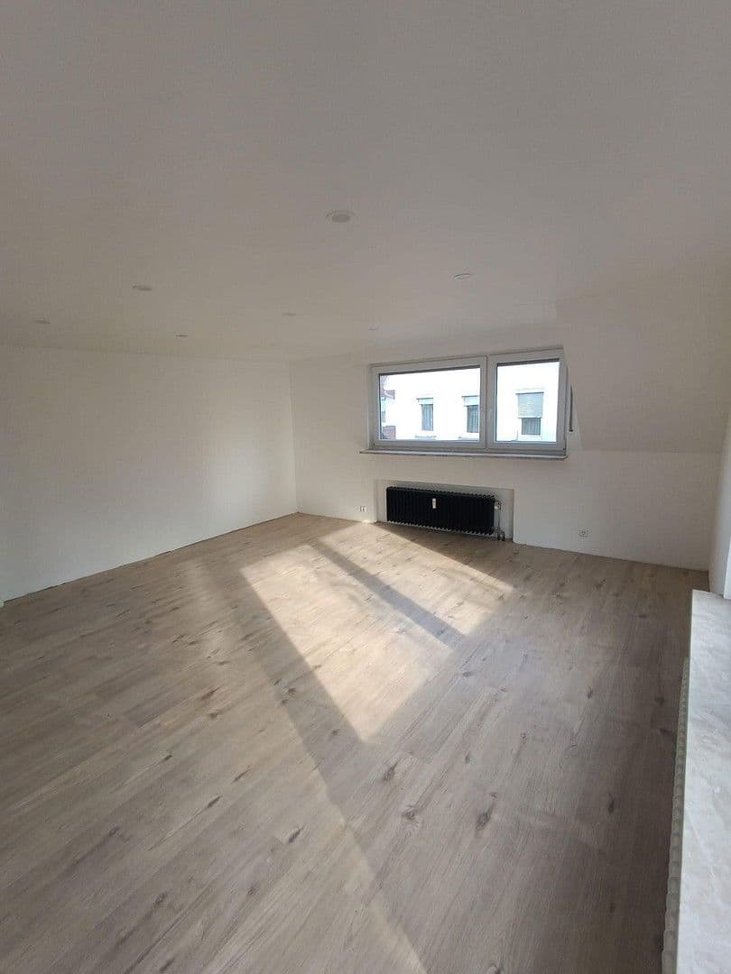 Pronájem bytu 3+1 63 m², Kirchstr. 12, Deizisau, Bádensko-Württembersko Pronájem bytu 3+1 63 m², Kirchstr. 12, Deizisau, Bádensko-Württembersko