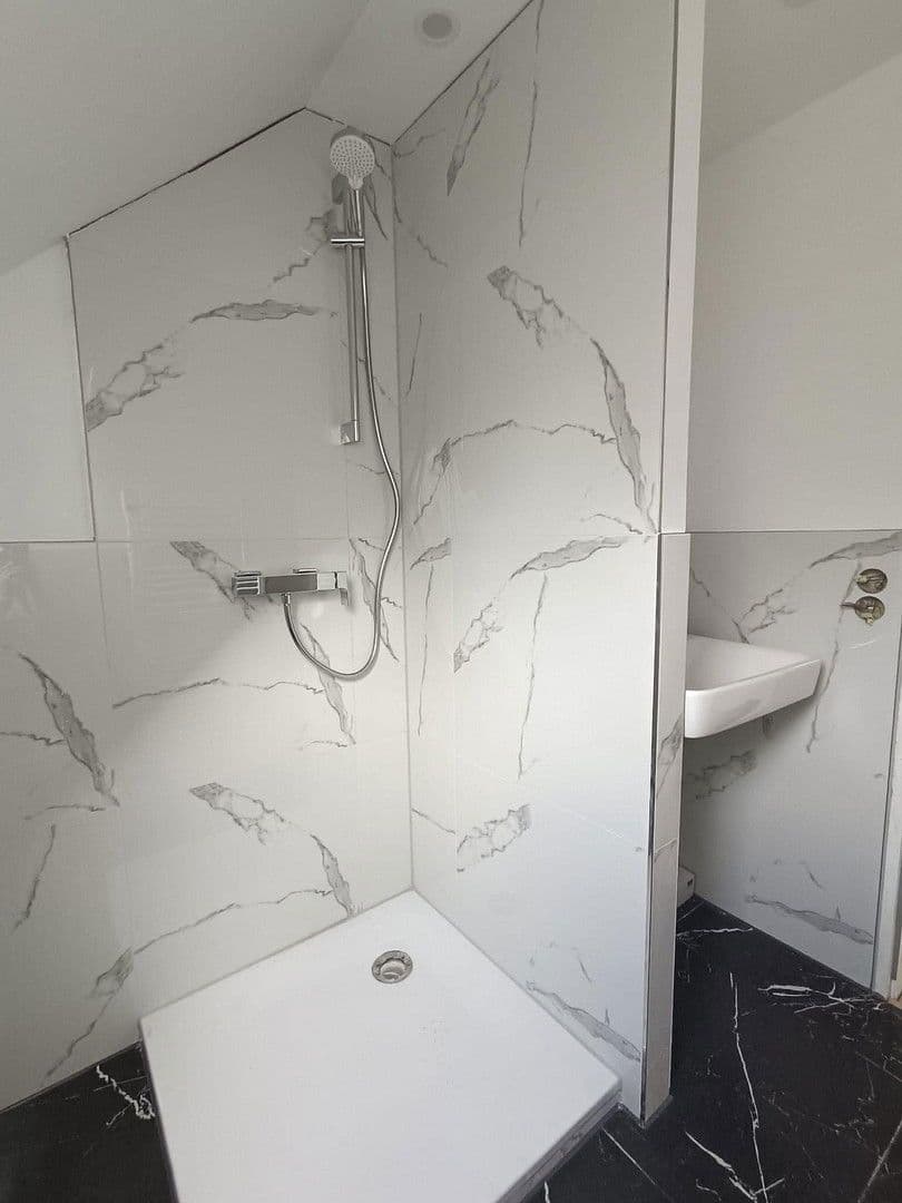 Pronájem bytu 3+1 63 m², Kirchstr. 12, Deizisau, Bádensko-Württembersko Pronájem bytu 3+1 63 m², Kirchstr. 12, Deizisau, Bádensko-Württembersko