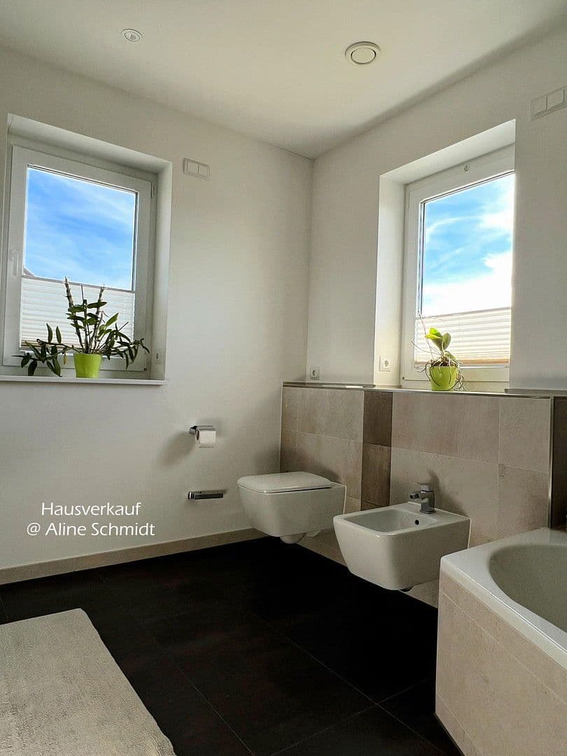 Prodej domu 210 m², pozemek 783 m², Radebeul, Sasko Prodej domu 210 m², pozemek 783 m², Radebeul, Sasko