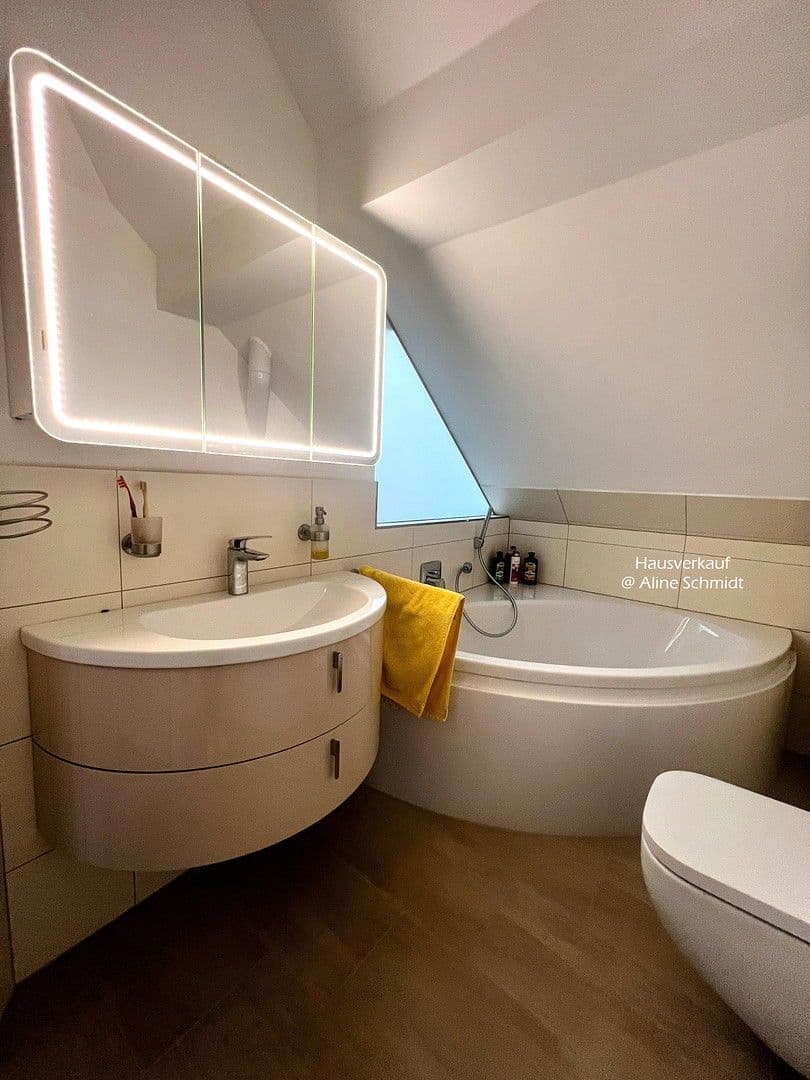 Prodej domu 210 m², pozemek 783 m², Radebeul, Sasko Prodej domu 210 m², pozemek 783 m², Radebeul, Sasko