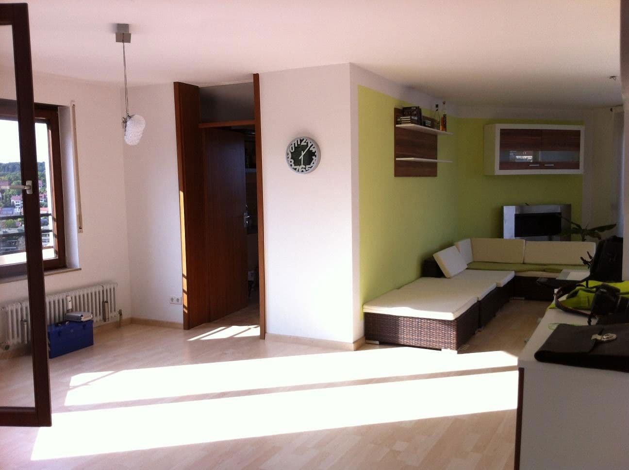 Pronájem bytu 2+1 94 m², Stuttgart, Bádensko-Württembersko Pronájem bytu 2+1 94 m², Stuttgart, Bádensko-Württembersko