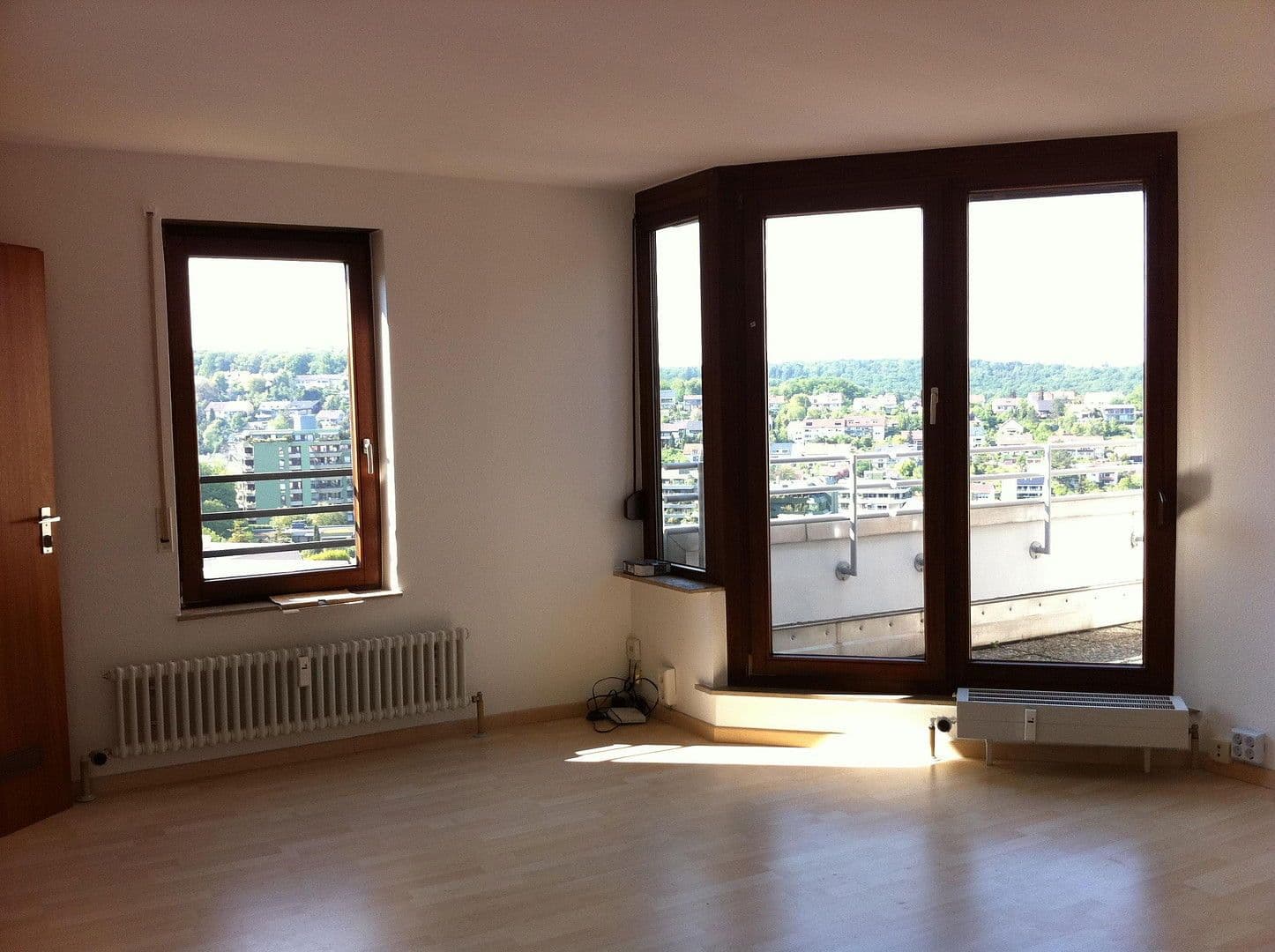 Pronájem bytu 2+1 94 m², Stuttgart, Bádensko-Württembersko Pronájem bytu 2+1 94 m², Stuttgart, Bádensko-Württembersko