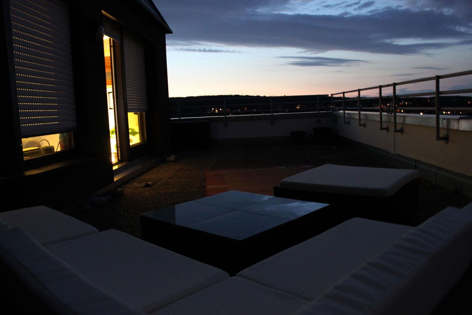 Pronájem bytu 2+1 94 m², Stuttgart, Bádensko-Württembersko Pronájem bytu 2+1 94 m², Stuttgart, Bádensko-Württembersko