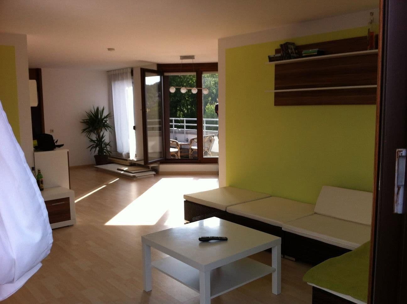 Pronájem bytu 2+1 94 m², Stuttgart, Bádensko-Württembersko Pronájem bytu 2+1 94 m², Stuttgart, Bádensko-Württembersko