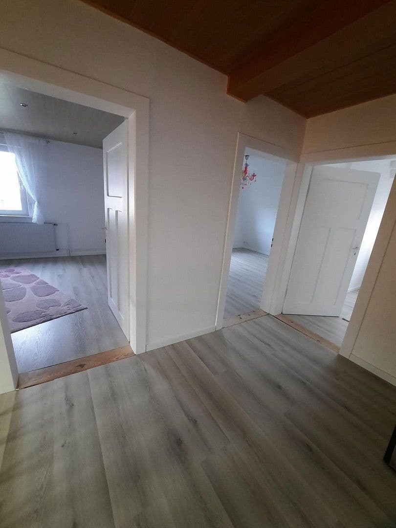 Prodej domu 297 m², pozemek 1.655 m², Dorfstraße 118, Michelstadt, Hessen Prodej domu 297 m², pozemek 1.655 m², Dorfstraße 118, Michelstadt, Hessen