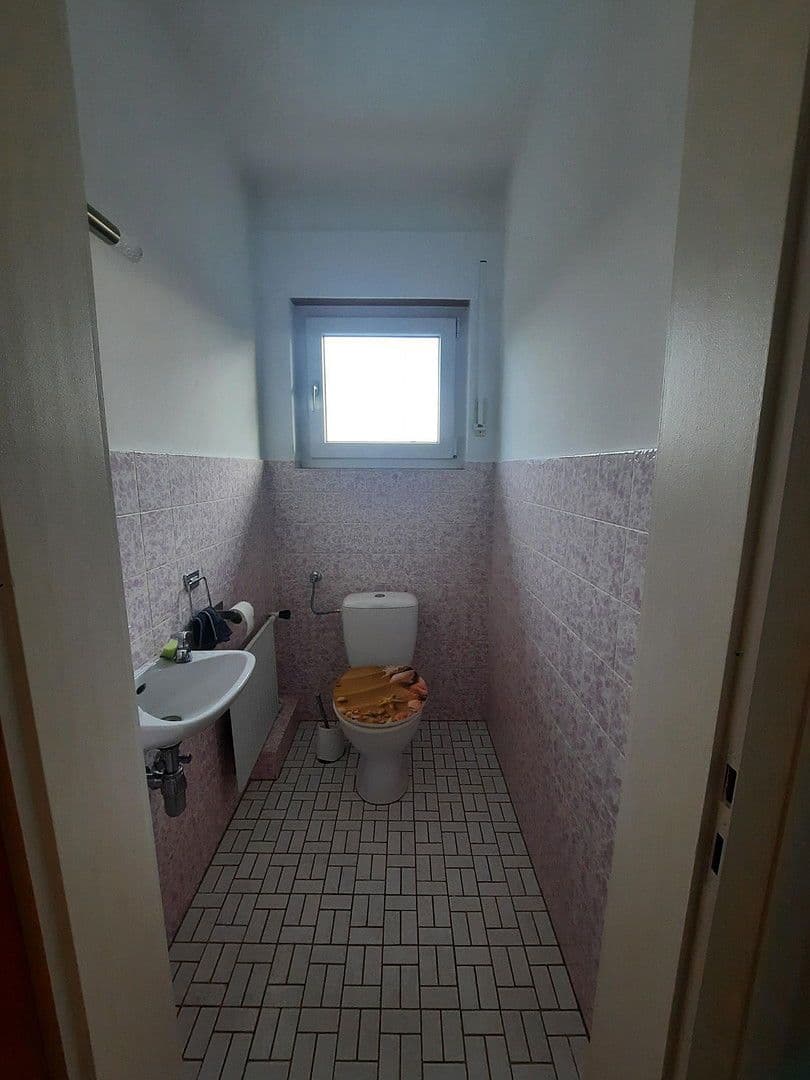 Prodej domu 297 m², pozemek 1.655 m², Dorfstraße 118, Michelstadt, Hessen Prodej domu 297 m², pozemek 1.655 m², Dorfstraße 118, Michelstadt, Hessen