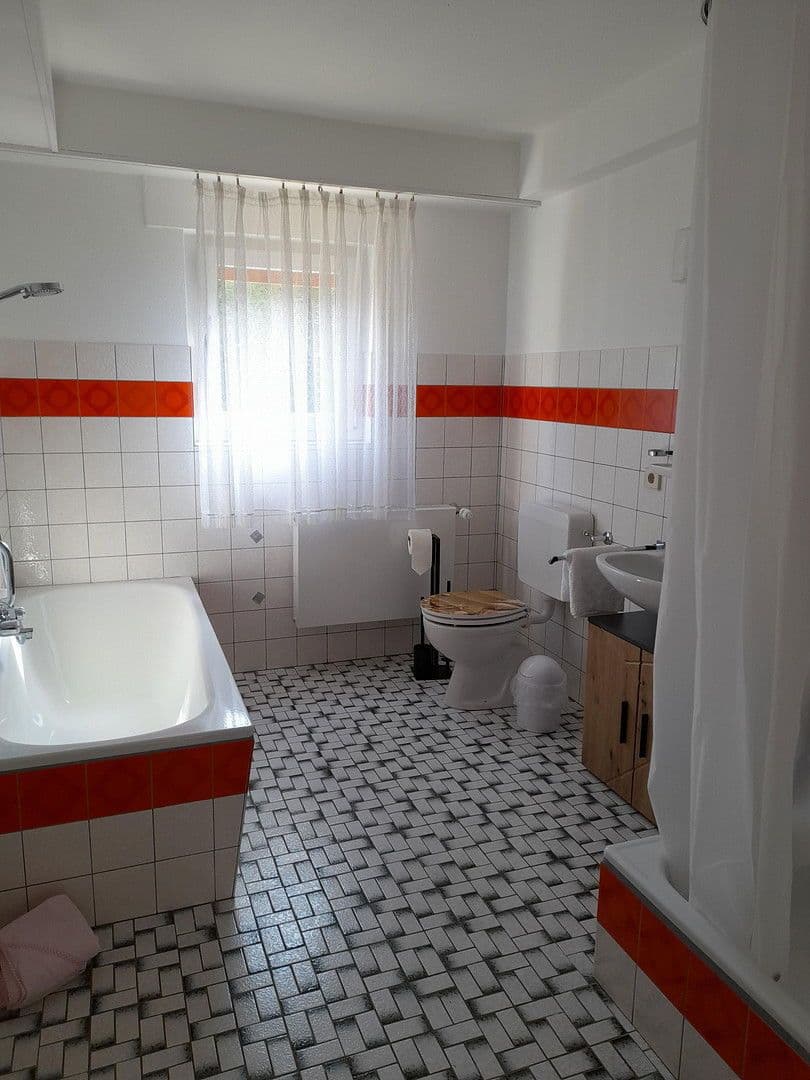 Prodej domu 297 m², pozemek 1.655 m², Dorfstraße 118, Michelstadt, Hessen Prodej domu 297 m², pozemek 1.655 m², Dorfstraße 118, Michelstadt, Hessen