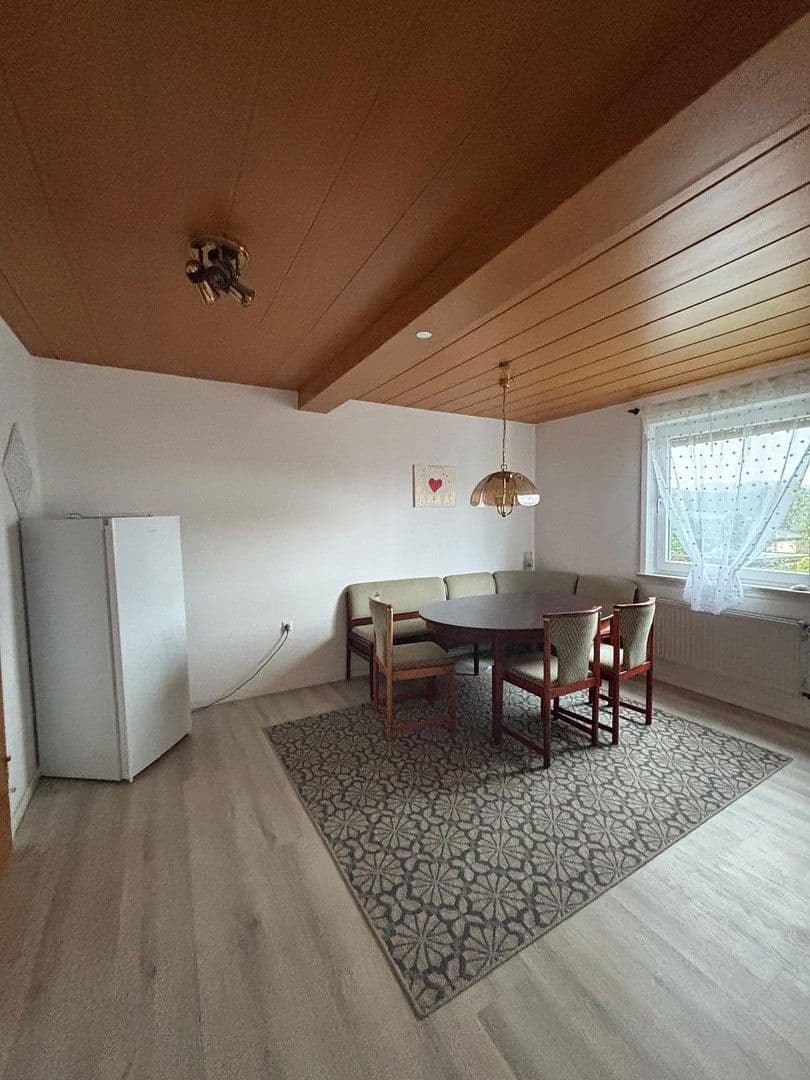 Prodej domu 297 m², pozemek 1.655 m², Dorfstraße 118, Michelstadt, Hessen Prodej domu 297 m², pozemek 1.655 m², Dorfstraße 118, Michelstadt, Hessen