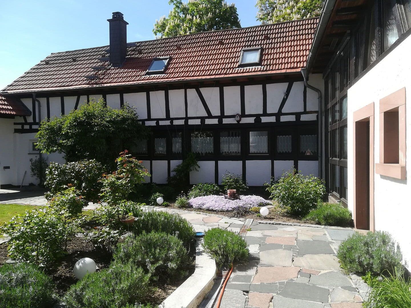 Prodej domu 325 m², pozemek 757 m², Friedhofstr. 2, Lautertal (Odenwald), Hessen Prodej domu 325 m², pozemek 757 m², Friedhofstr. 2, Lautertal (Odenwald), Hessen