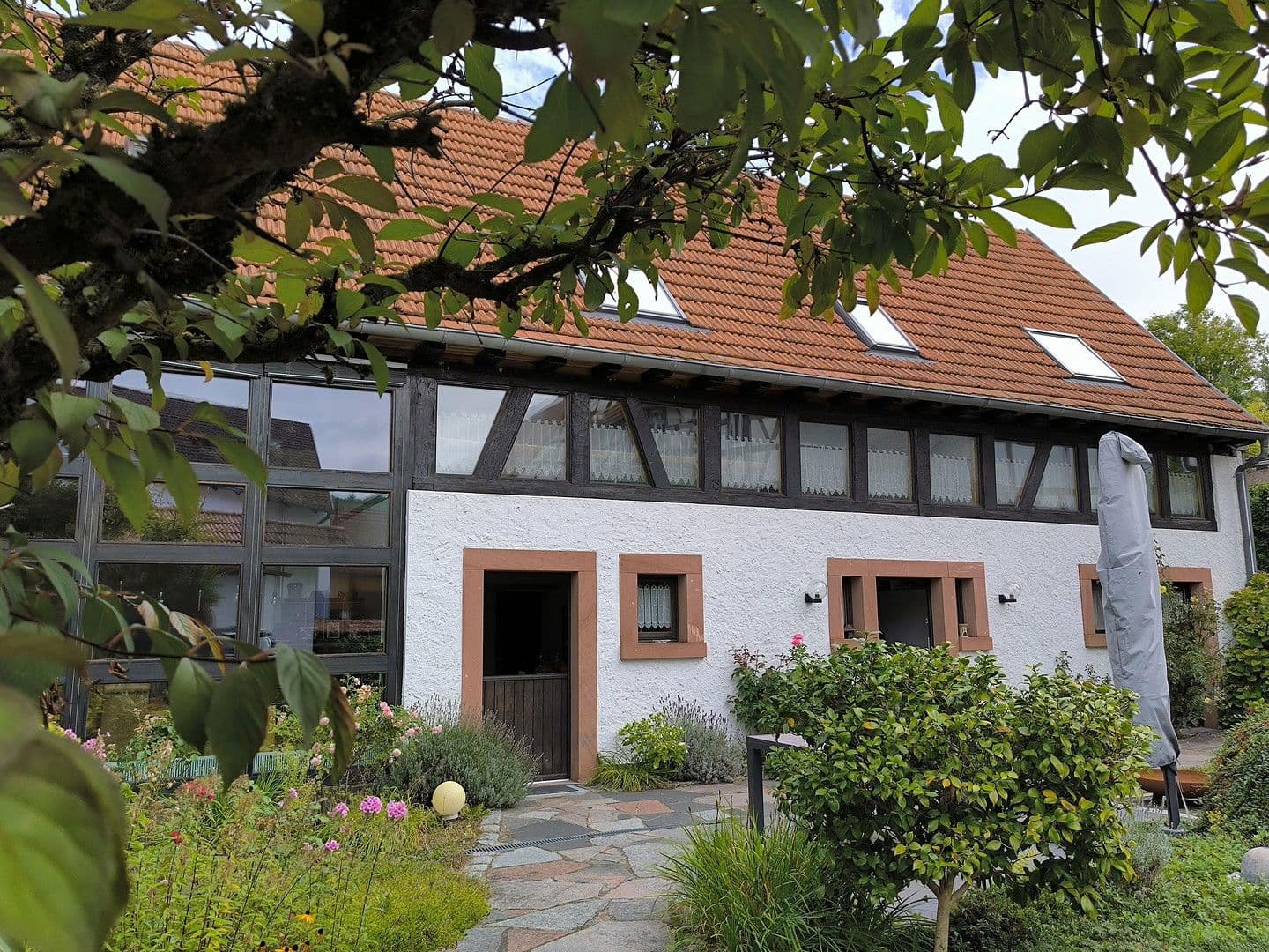 Prodej domu 325 m², pozemek 757 m², Friedhofstr. 2, Lautertal (Odenwald), Hessen Prodej domu 325 m², pozemek 757 m², Friedhofstr. 2, Lautertal (Odenwald), Hessen