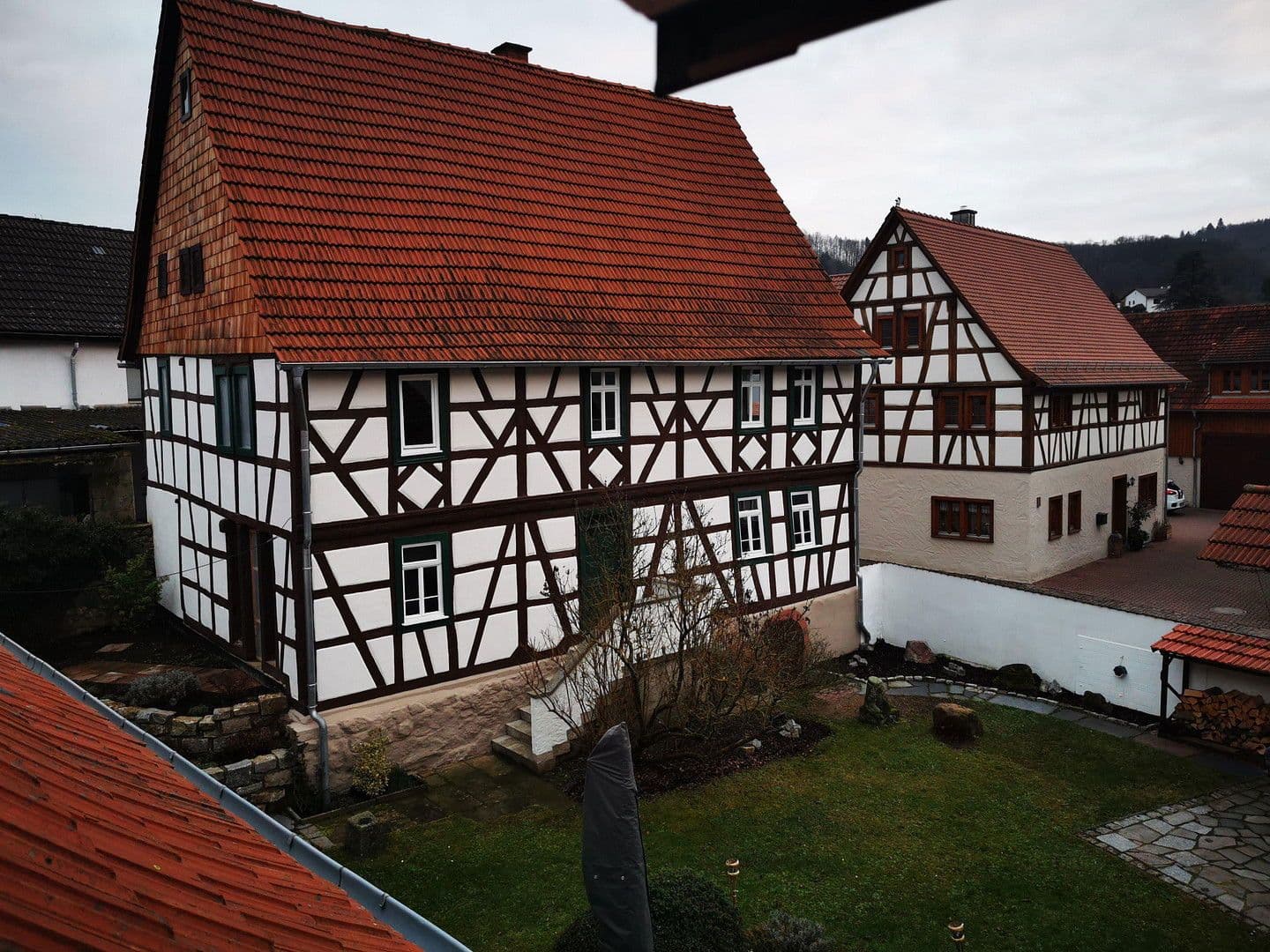 Prodej domu 325 m², pozemek 757 m², Friedhofstr. 2, Lautertal (Odenwald), Hessen Prodej domu 325 m², pozemek 757 m², Friedhofstr. 2, Lautertal (Odenwald), Hessen