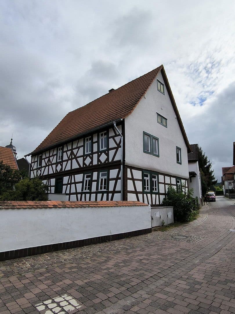 Prodej domu 325 m², pozemek 757 m², Friedhofstr. 2, Lautertal (Odenwald), Hessen Prodej domu 325 m², pozemek 757 m², Friedhofstr. 2, Lautertal (Odenwald), Hessen