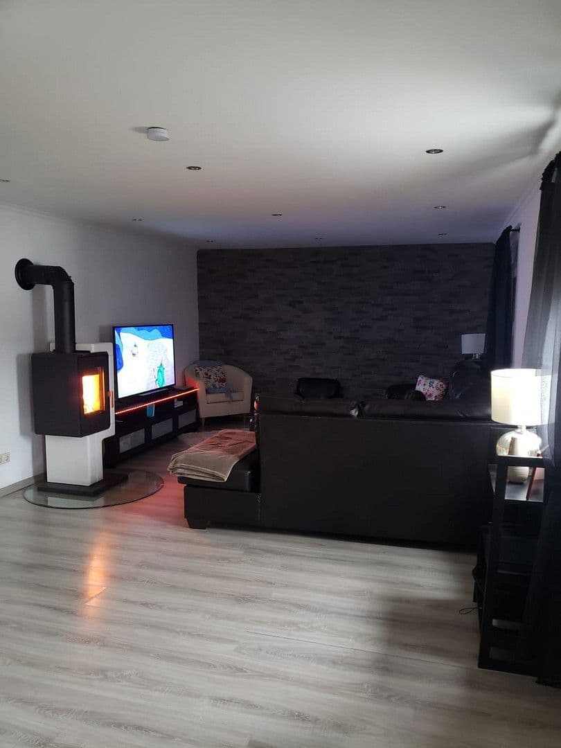 Prodej domu 198 m², pozemek 345 m², Hauptstrasse 16, Hirschhorn/Pfalz, Porýní-Falc Prodej domu 198 m², pozemek 345 m², Hauptstrasse 16, Hirschhorn/Pfalz, Porýní-Falc