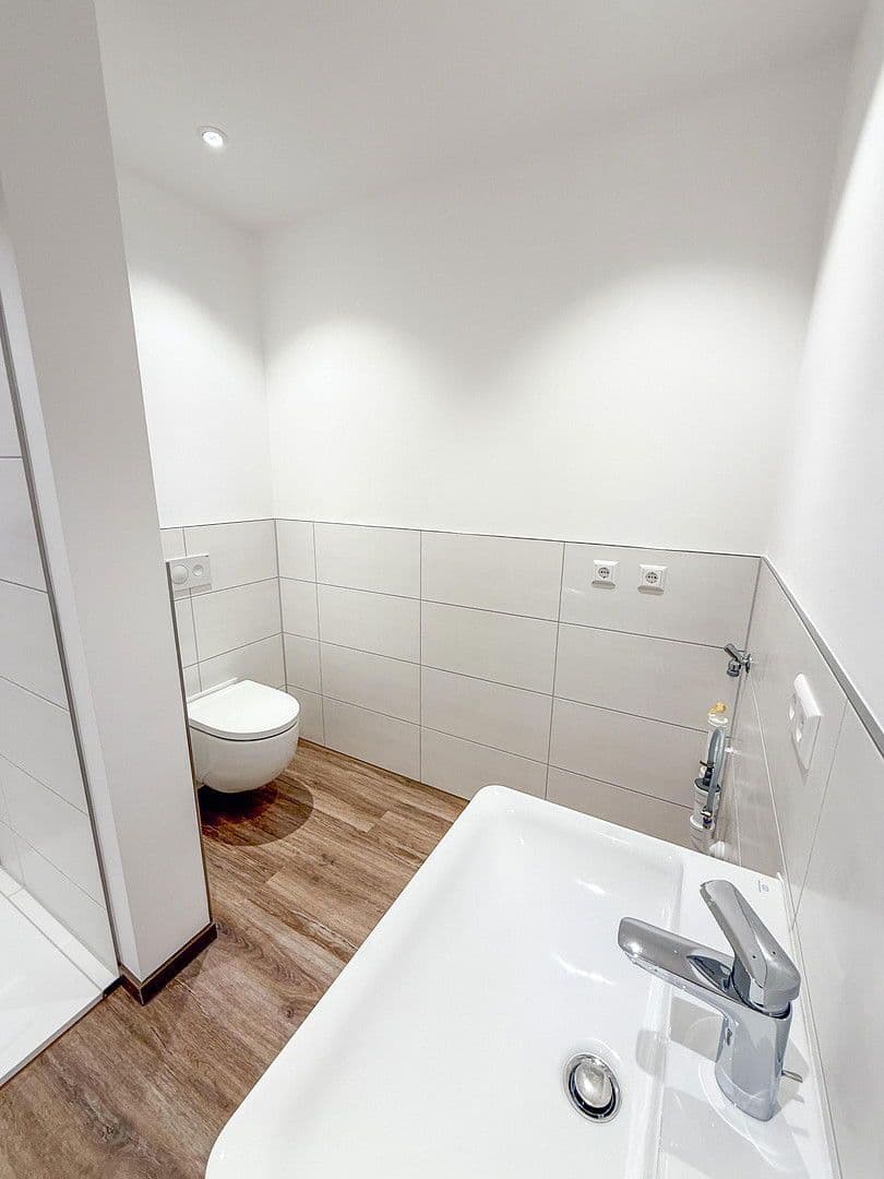 Pronájem bytu 4+1 134 m², Baumgartenweg 4, Leutkirch im Allgäu, Bádensko-Württembersko Pronájem bytu 4+1 134 m², Baumgartenweg 4, Leutkirch im Allgäu, Bádensko-Württembersko