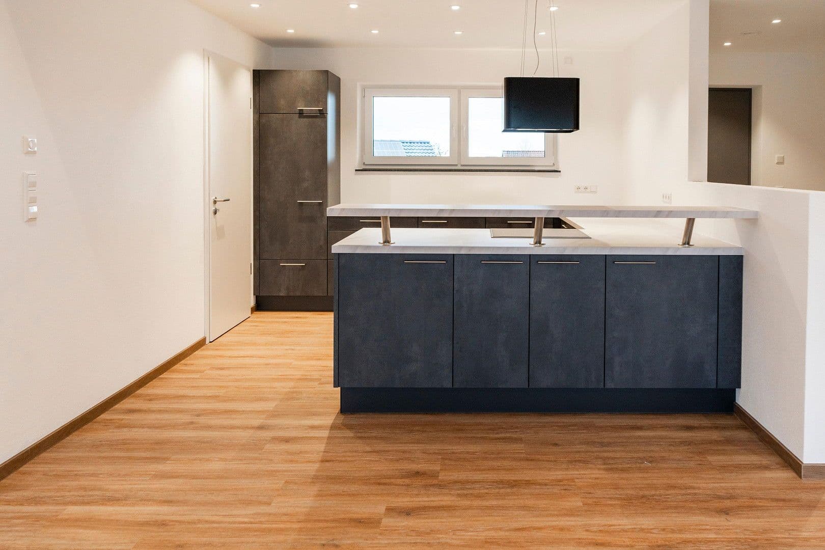 Pronájem bytu 4+1 134 m², Baumgartenweg 4, Leutkirch im Allgäu, Bádensko-Württembersko Pronájem bytu 4+1 134 m², Baumgartenweg 4, Leutkirch im Allgäu, Bádensko-Württembersko