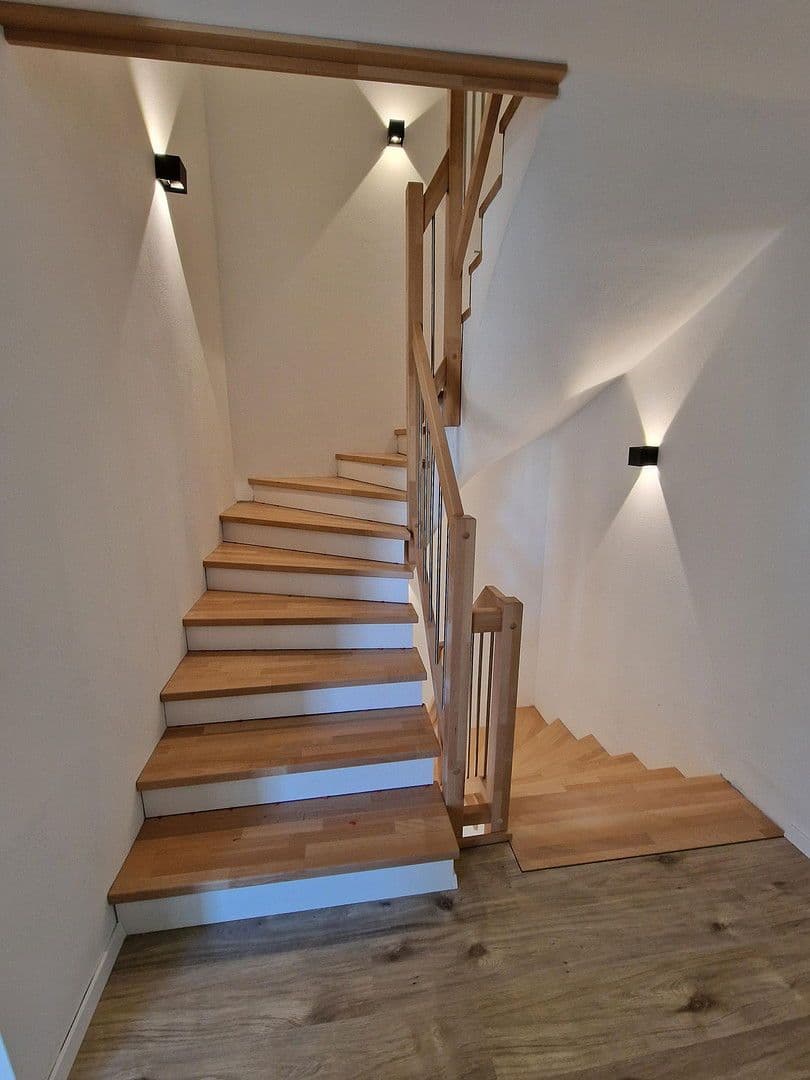 Prodej domu 160 m², pozemek 345 m², Altenmünster, Bavorsko Prodej domu 160 m², pozemek 345 m², Altenmünster, Bavorsko