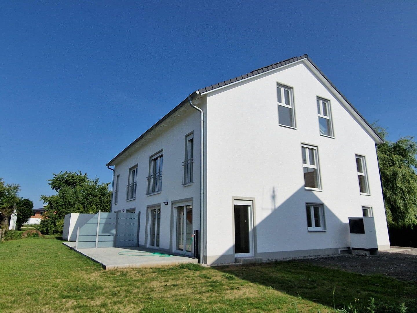 Prodej domu 160 m², pozemek 345 m², Altenmünster, Bavorsko Prodej domu 160 m², pozemek 345 m², Altenmünster, Bavorsko