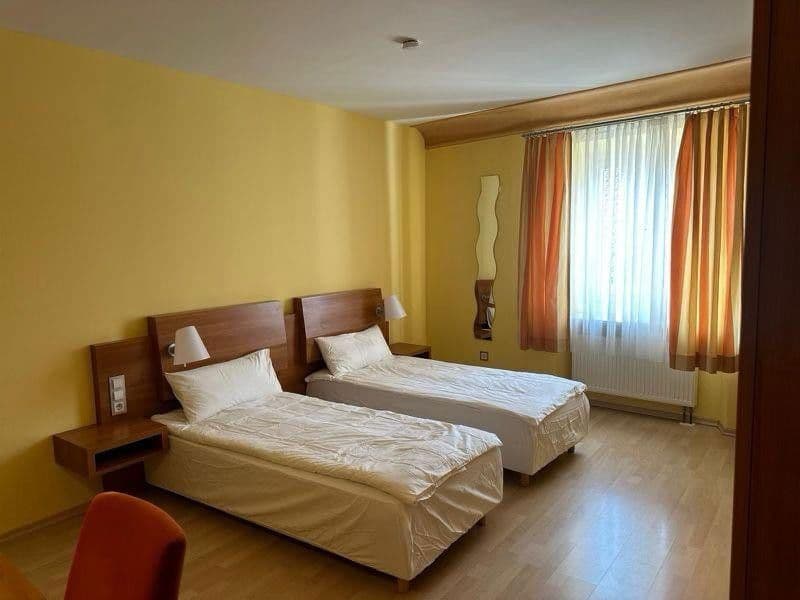 Pronájem domu 400 m², pozemek 550 m², Ergolding, Bavorsko Pronájem domu 400 m², pozemek 550 m², Ergolding, Bavorsko