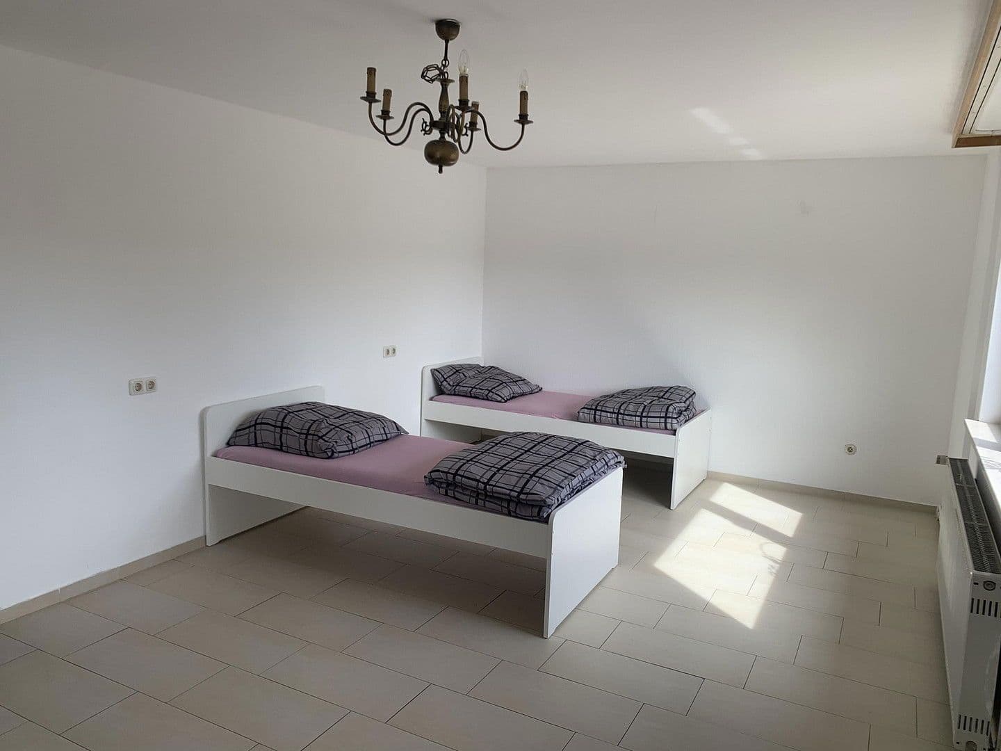 Pronájem domu 400 m², pozemek 550 m², Ergolding, Bavorsko Pronájem domu 400 m², pozemek 550 m², Ergolding, Bavorsko