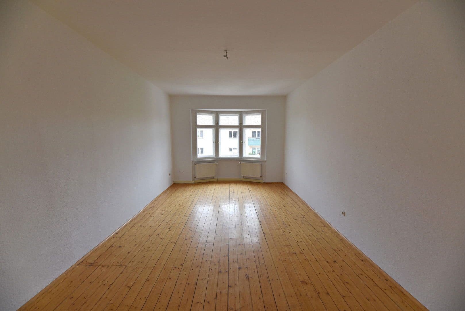 Pronájem bytu 4+1 132 m², Arnoldstraße 31, Dresden, Sasko Pronájem bytu 4+1 132 m², Arnoldstraße 31, Dresden, Sasko