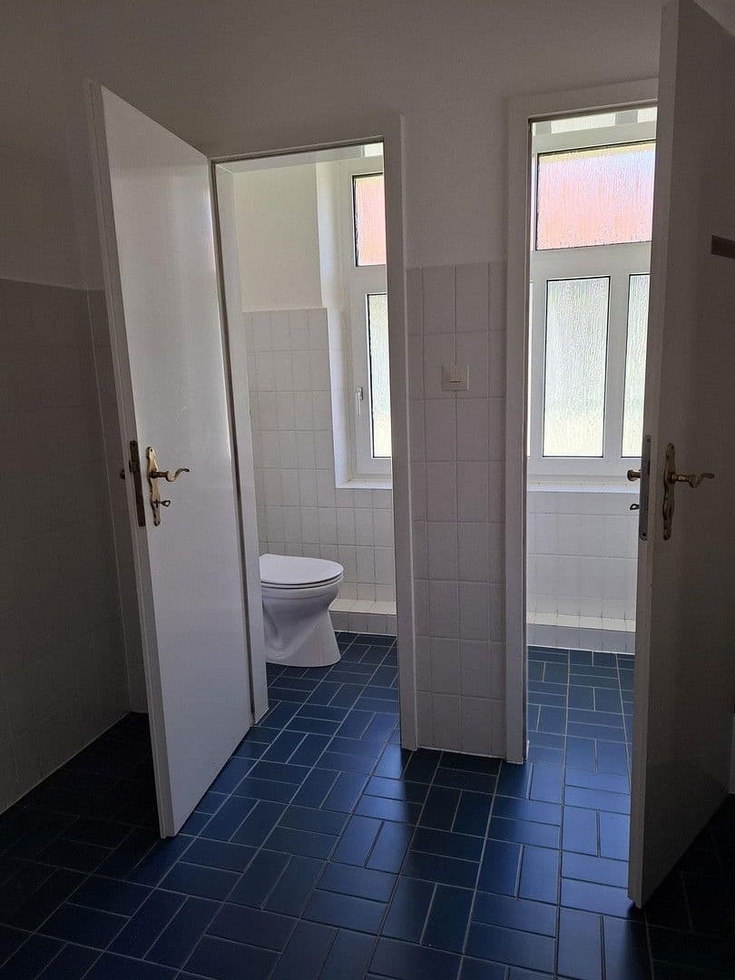 Pronájem kanceláře 250 m², Loebensteinstr. 38, Hannover, Dolní Sasko Pronájem kanceláře 250 m², Loebensteinstr. 38, Hannover, Dolní Sasko