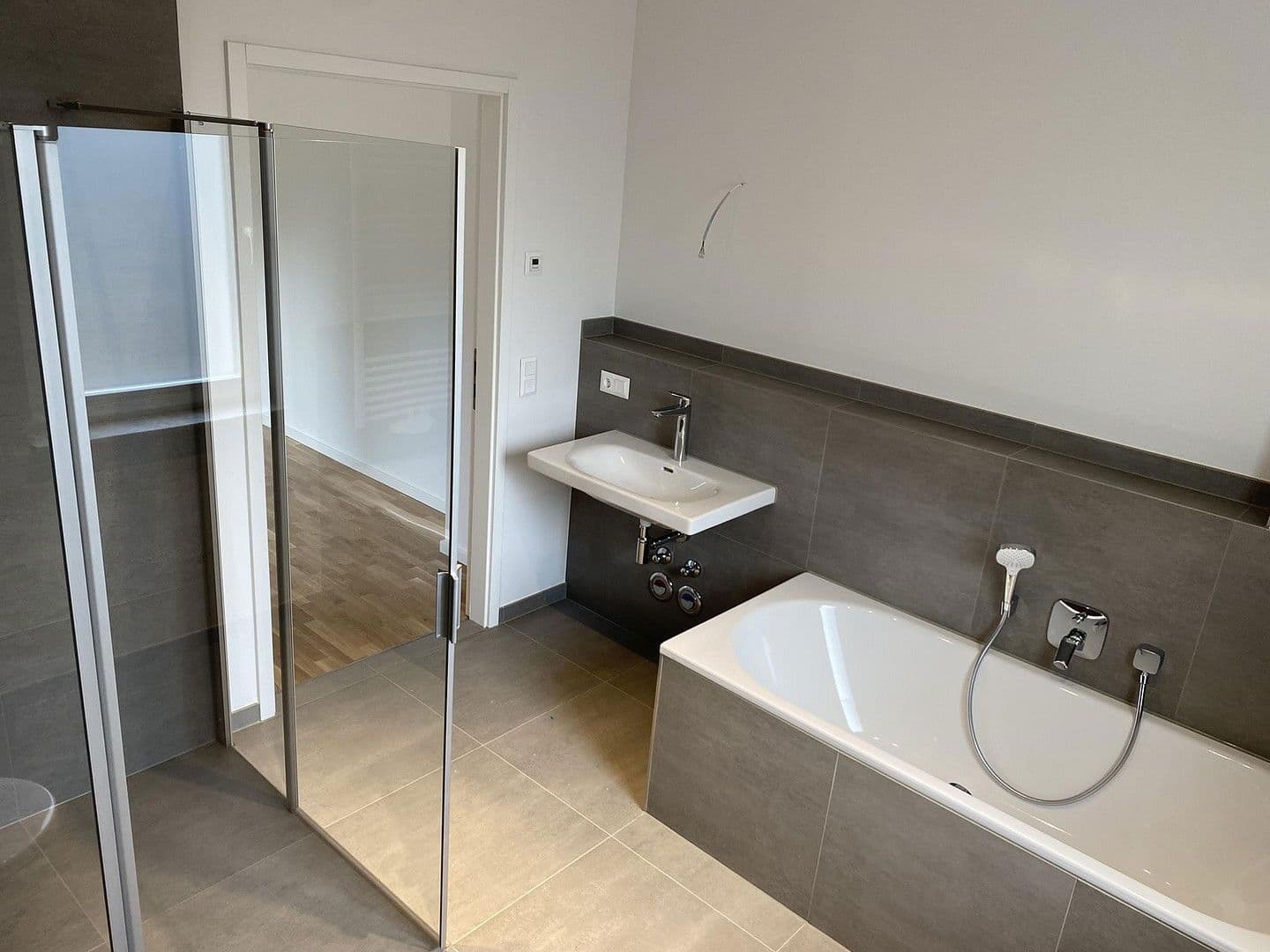 Pronájem bytu 3+1 100 m², Friedrich-Engels-Damm 83, Bad Saarow, Braniborsko Pronájem bytu 3+1 100 m², Friedrich-Engels-Damm 83, Bad Saarow, Braniborsko