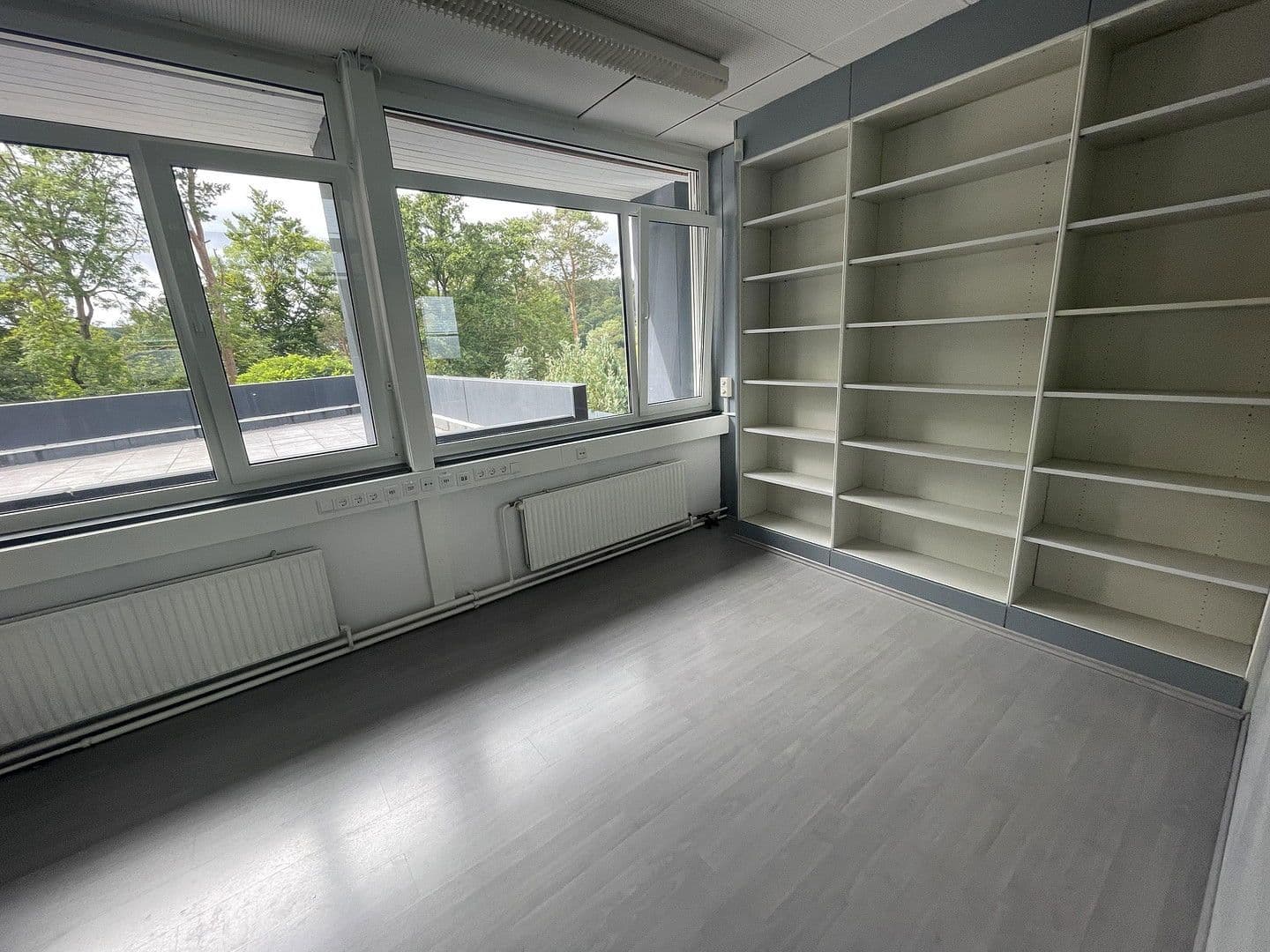 Pronájem kanceláře 222 m², Weil der Stadt, Bádensko-Württembersko Pronájem kanceláře 222 m², Weil der Stadt, Bádensko-Württembersko