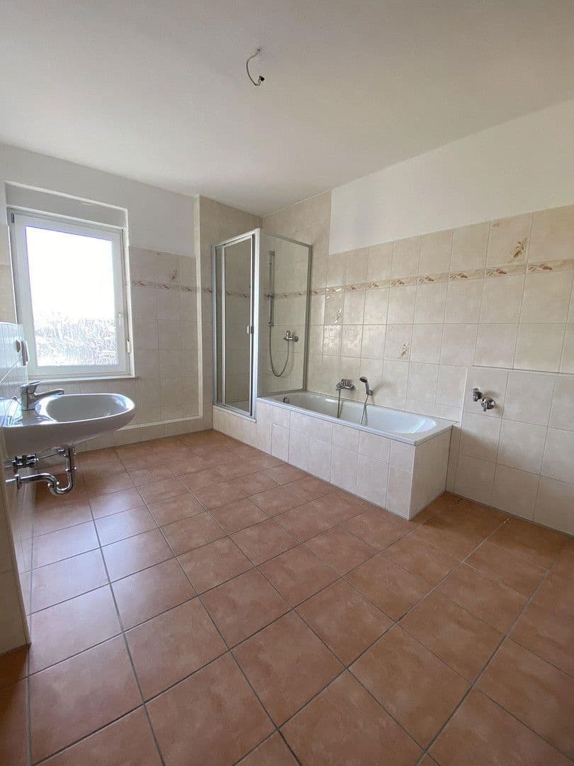 Pronájem bytu 4+1 100 m², Starohrad, Durynsko Pronájem bytu 4+1 100 m², Starohrad, Durynsko