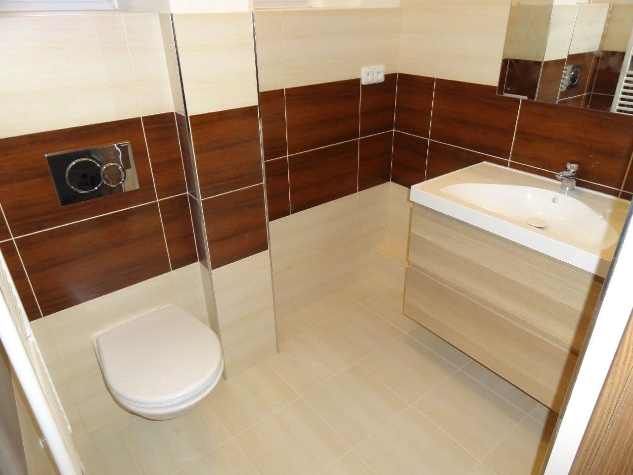 Pronájem bytu 2+kk 48 m², Adamovská, Praha, Praha Pronájem bytu 2+kk 48 m², Adamovská, Praha, Praha