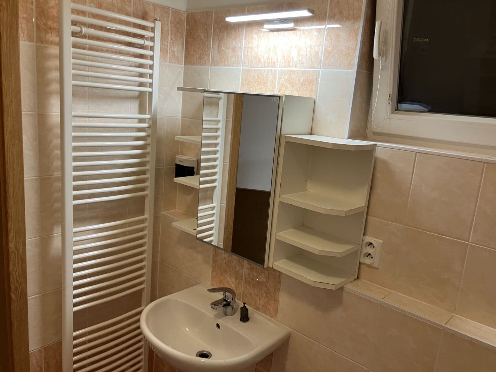 Pronájem bytu 2+kk 38 m², Hornoměcholupská, Praha, Praha Pronájem bytu 2+kk 38 m², Hornoměcholupská, Praha, Praha