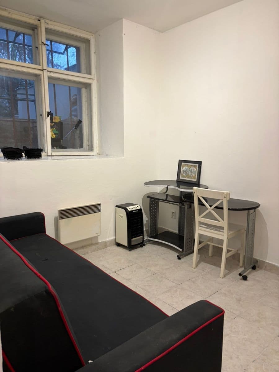 Pronájem bytu 3+1 80 m², Černická, Praha, Praha Pronájem bytu 3+1 80 m², Černická, Praha, Praha