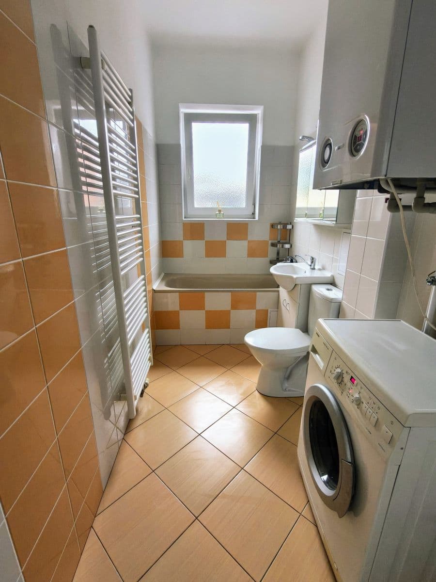 Pronájem bytu 1+1 38 m², Čechova, Benešov, Středočeský kraj Pronájem bytu 1+1 38 m², Čechova, Benešov, Středočeský kraj