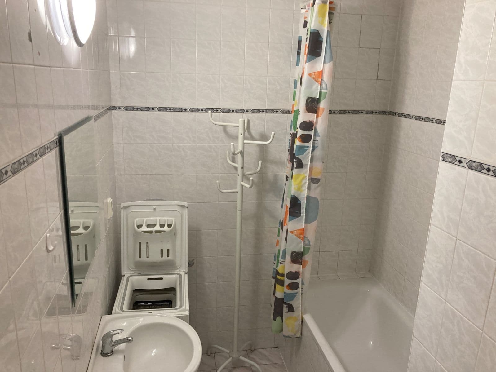 Pronájem bytu 1+kk 32 m², Sluneční náměstí, Praha, Praha Pronájem bytu 1+kk 32 m², Sluneční náměstí, Praha, Praha