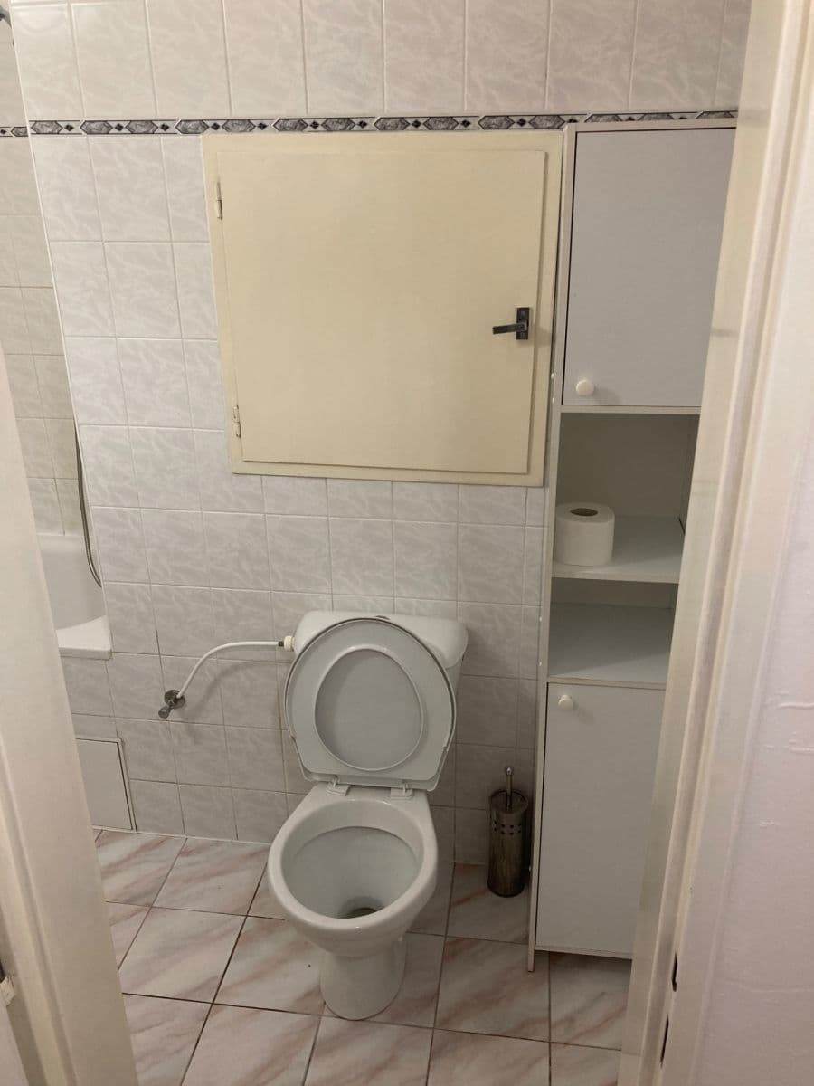 Pronájem bytu 1+kk 32 m², Sluneční náměstí, Praha, Praha Pronájem bytu 1+kk 32 m², Sluneční náměstí, Praha, Praha