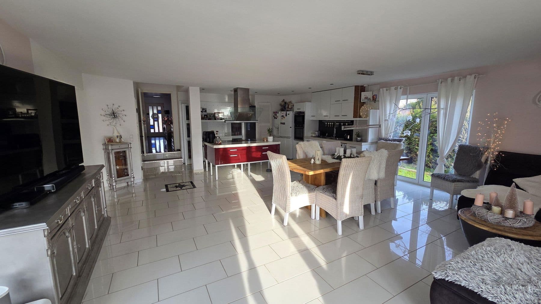 Prodej domu 167 m², pozemek 702 m², Wedemark, Dolní Sasko Prodej domu 167 m², pozemek 702 m², Wedemark, Dolní Sasko