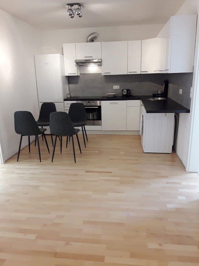 Pronájem bytu 1+1 13 m², Lerchenauer Str. 4, München, Bavorsko Pronájem bytu 1+1 13 m², Lerchenauer Str. 4, München, Bavorsko